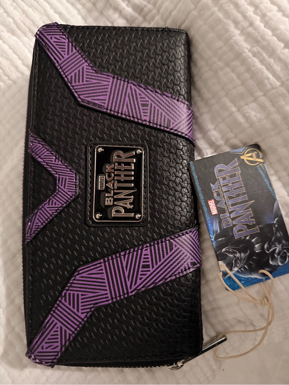 Black Panther Themed Black & Purple loungefly Wallet - Picture 4 of 4